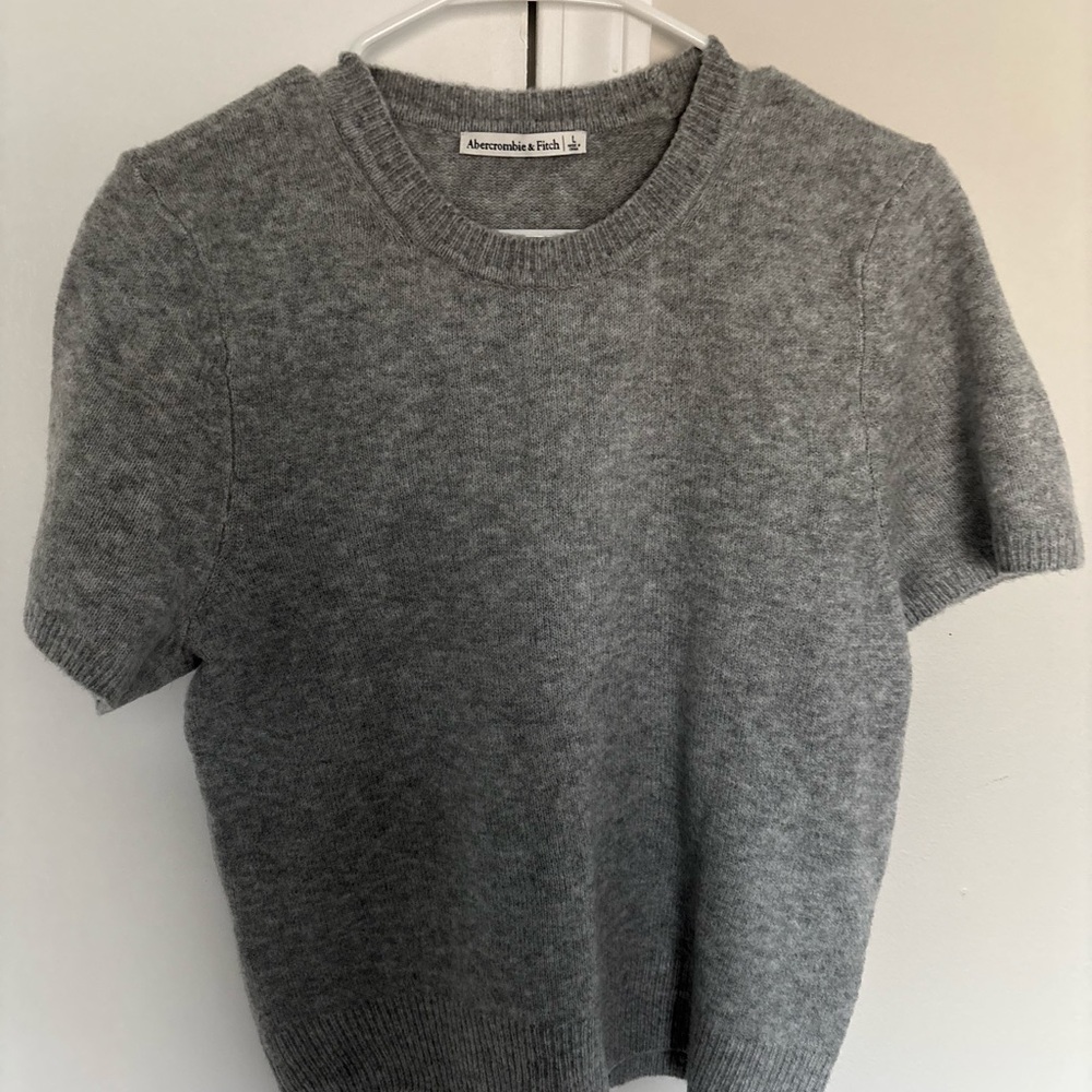Abercrombie & Fitch Heather Gray Crew Neck Sweater